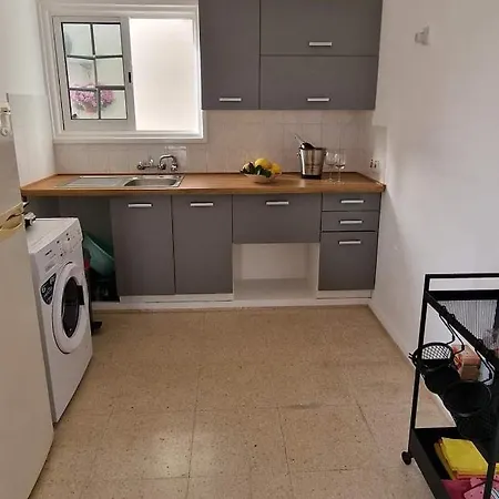Bay Apartment *